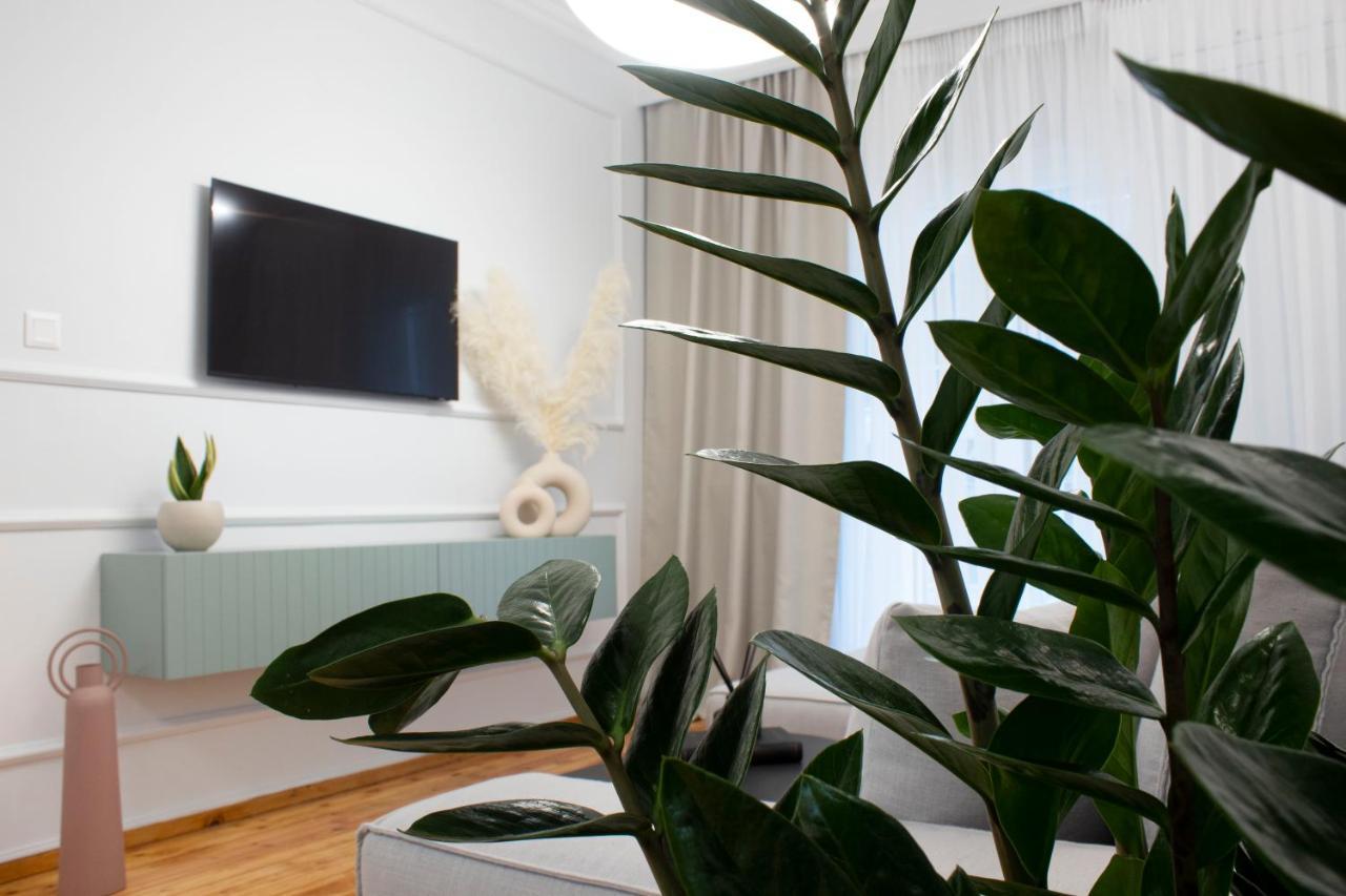 Stylish Modern Classic Apartment Thessaloníki Luaran gambar