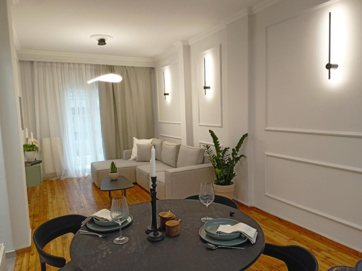 Stylish Modern Classic Apartment Thessaloníki Luaran gambar